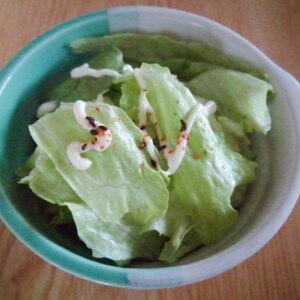 レタスのマヨ七味サラダ